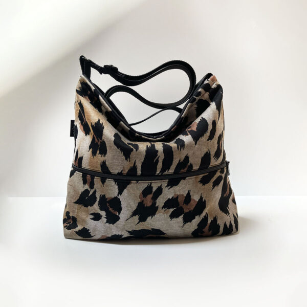 frontal bolso lola con estampado leopardo parte delantera