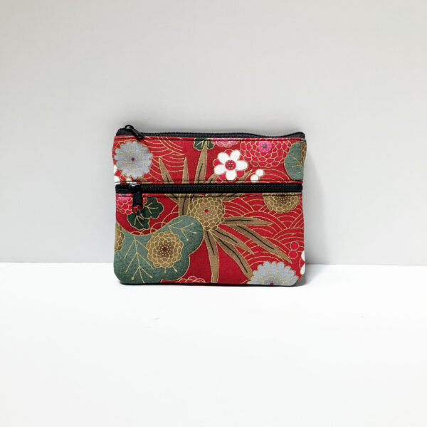 Monedero hecho con tela japonesa roja