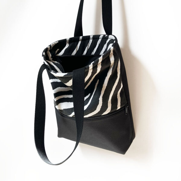 Bolso tote bag negro algodón y tela estampada micropana cebra
