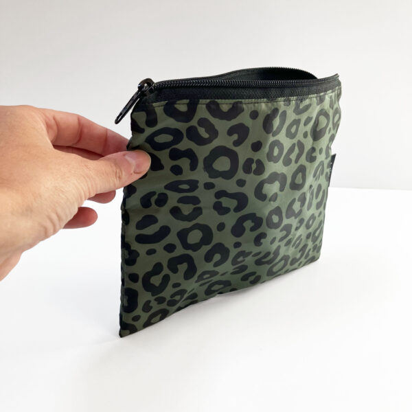 NECESER IMPERMEABLE VERDE