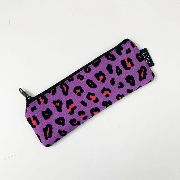 ESTUCHE PLANO MORADO LEOPARDO