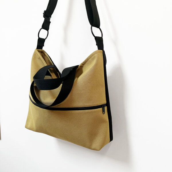 BOLSO LOLA XL OCRE Y NEGRO